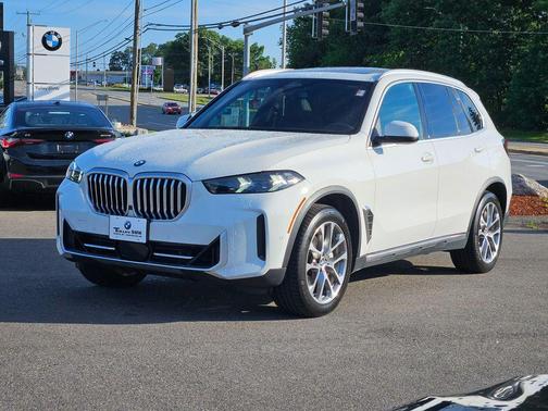 Alpine White 2024 BMW X5 xDrive40i
