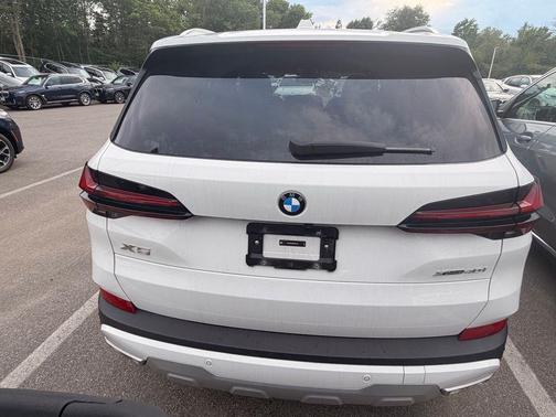 Alpine White 2024 BMW X5 xDrive40i