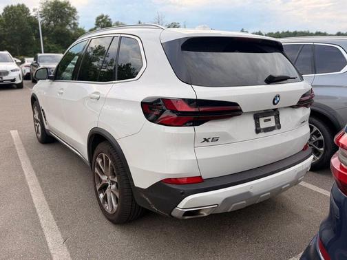 Alpine White 2024 BMW X5 xDrive40i