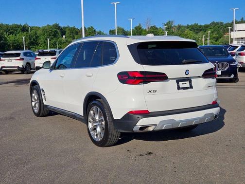 Alpine White 2024 BMW X5 xDrive40i