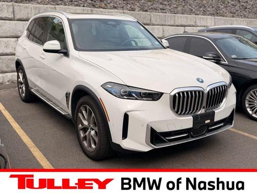 Alpine White 2025 BMW X5 PHEV xDrive50e