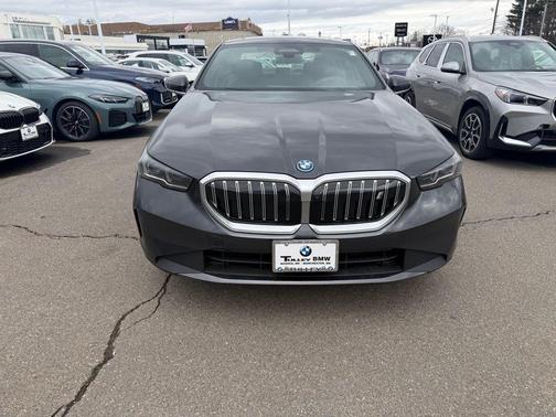Dark Graphite Metallic 2026 BMW i5 xDrive40