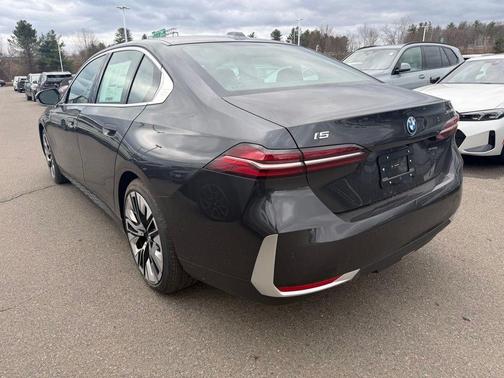 Dark Graphite Metallic 2026 BMW i5 xDrive40