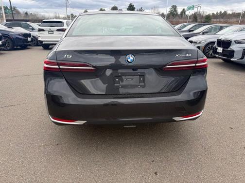 Dark Graphite Metallic 2026 BMW i5 xDrive40