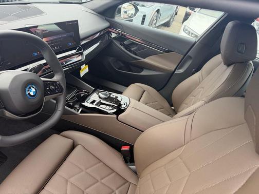 Dark Graphite Metallic 2026 BMW i5 xDrive40