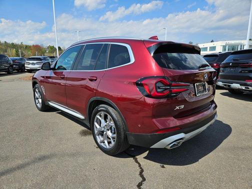 Aventurin Red Metallic 2023 BMW X3 xDrive30i
