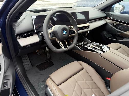 2026 BMW 530 i xDrive