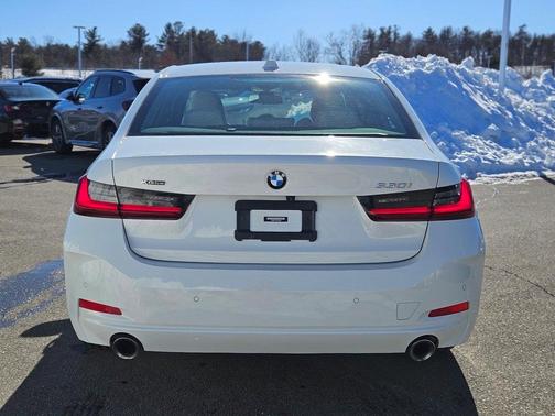 2023 BMW 330 i xDrive