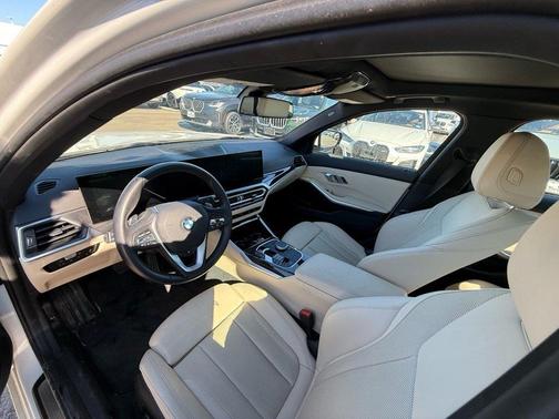 2023 BMW 330 i xDrive