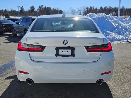 2023 BMW 330 i xDrive