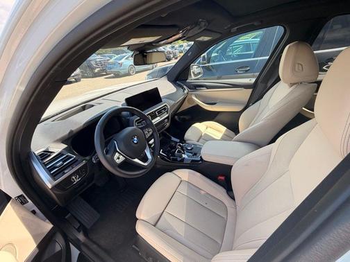 Mineral White Metallic 2024 BMW X3 xDrive30i