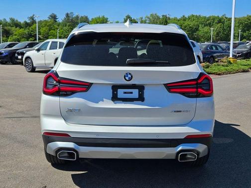 Mineral White Metallic 2024 BMW X3 xDrive30i