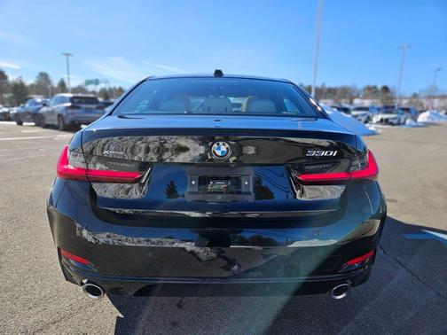 2025 BMW 330 i xDrive