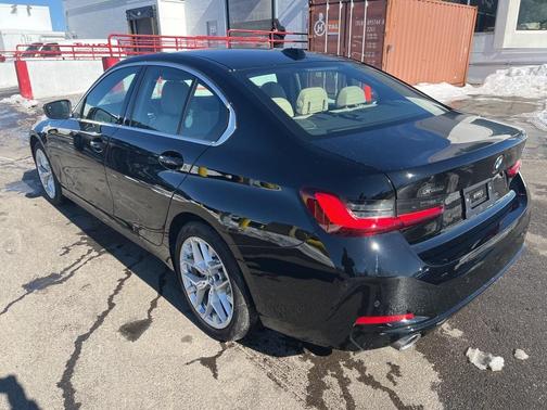 2025 BMW 330 i xDrive