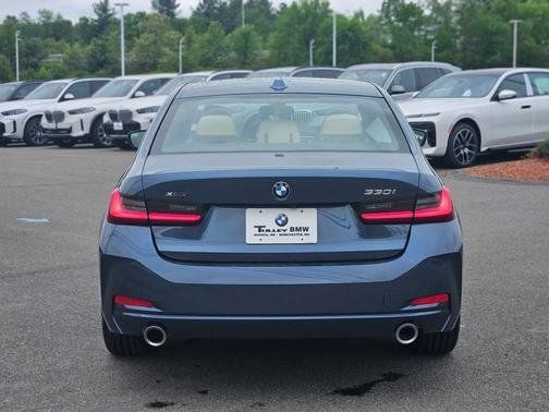 2025 BMW 330 i xDrive