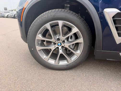 Tanzanite Blue II Metallic 2026 BMW X5 xDrive40i