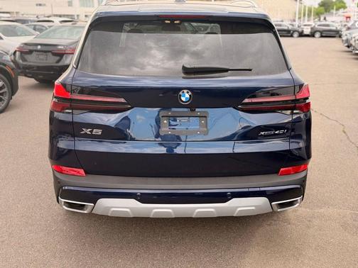 Tanzanite Blue II Metallic 2026 BMW X5 xDrive40i