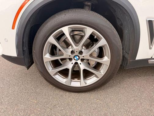 Alpine White 2023 BMW X5 xDrive40i