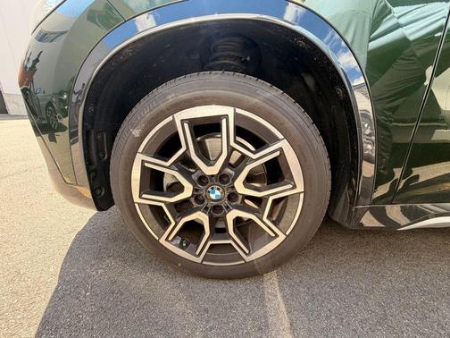 San Remo Green Metallic 2023 BMW X1 xDrive28i