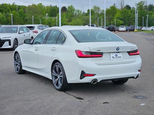 2022 BMW 330 i xDrive