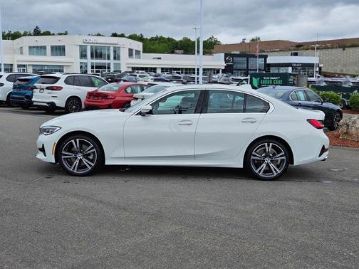 2022 BMW 330 i xDrive