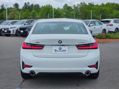 2022 BMW 330 i xDrive
