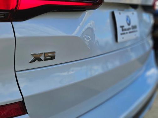 2023 BMW X5 M50i