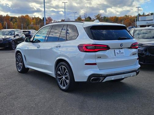 2023 BMW X5 M50i