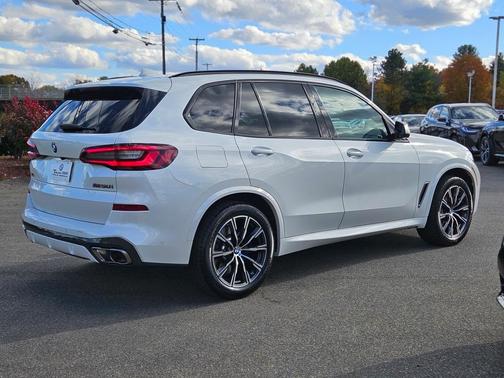 2023 BMW X5 M50i