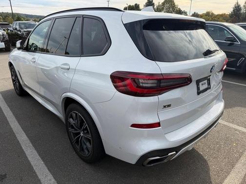 2023 BMW X5 M50i
