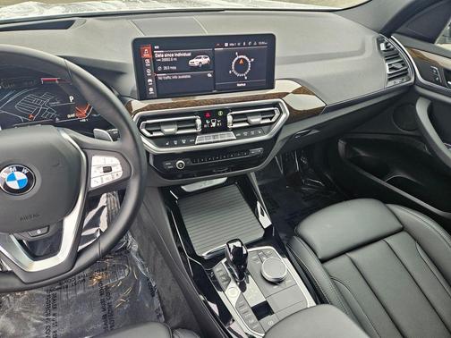 Mineral White Metallic 2023 BMW X3 xDrive30i