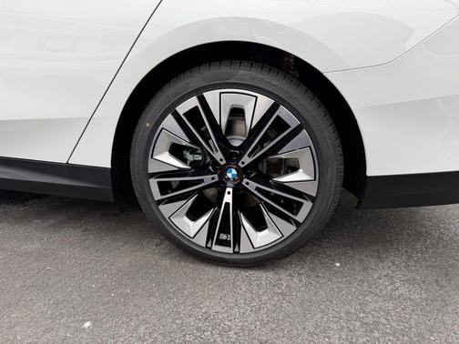 2026 BMW 530 i xDrive