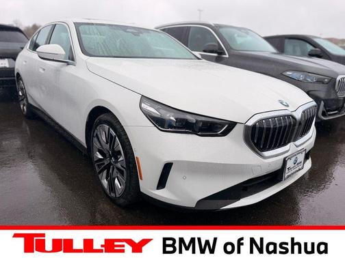 Alpine White 2026 BMW 530 i xDrive