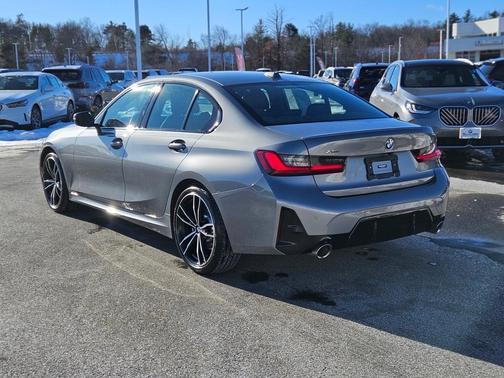2023 BMW 330 i xDrive