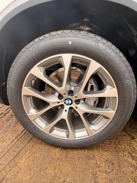 Mineral White Metallic 2026 BMW X5 xDrive40i