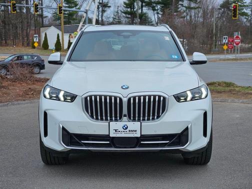 Mineral White Metallic 2025 BMW X5 xDrive40i