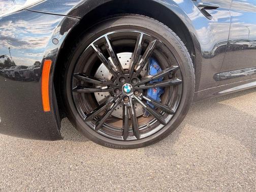 Black Sapphire Metallic 2020 BMW M5 Base