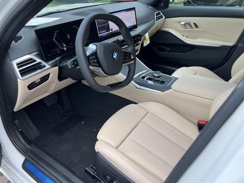 2025 BMW 330 i xDrive