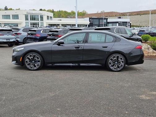 Dark Graphite Metallic 2024 BMW 530 i xDrive