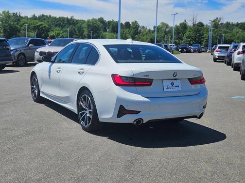 2022 BMW 330 i xDrive