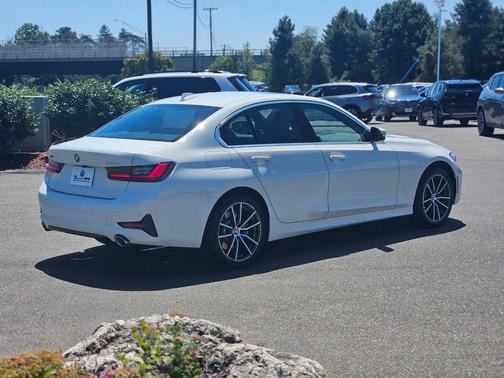 2022 BMW 330 i xDrive