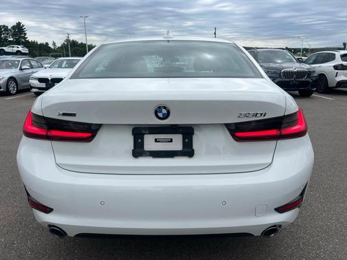 2022 BMW 330 i xDrive