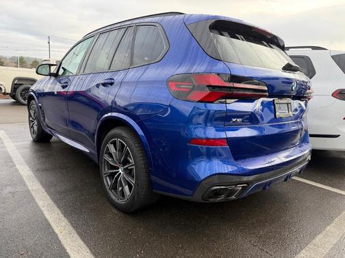 2025 BMW X5 M60i