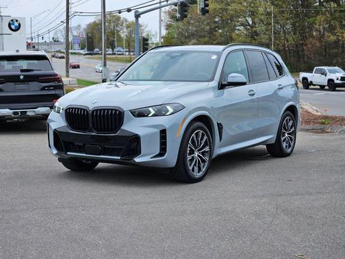 Gray Metallic 2025 BMW X5 xDrive40i