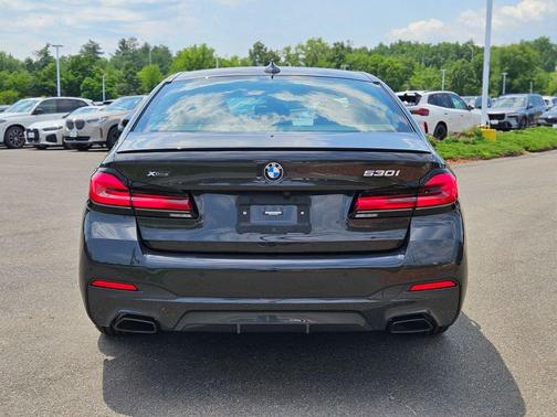 Dark Graphite Metallic 2023 BMW 530 i xDrive