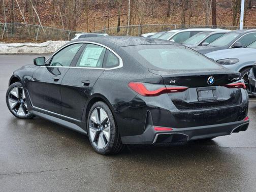 Black Sapphire Metallic 2026 BMW i4 Gran Coupe xDrive40