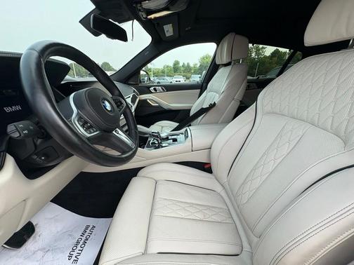2023 BMW X6 M50i