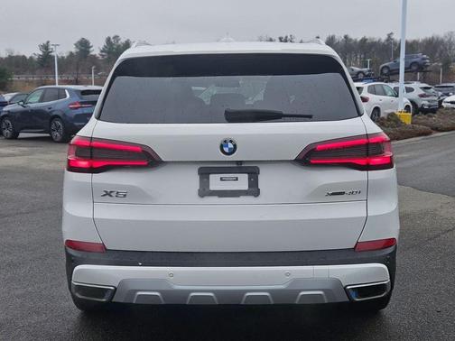 Alpine White 2021 BMW X5 xDrive40i