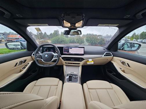2025 BMW 330 i xDrive