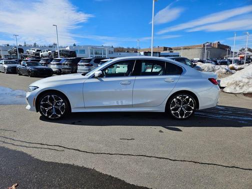 2025 BMW 330 i xDrive